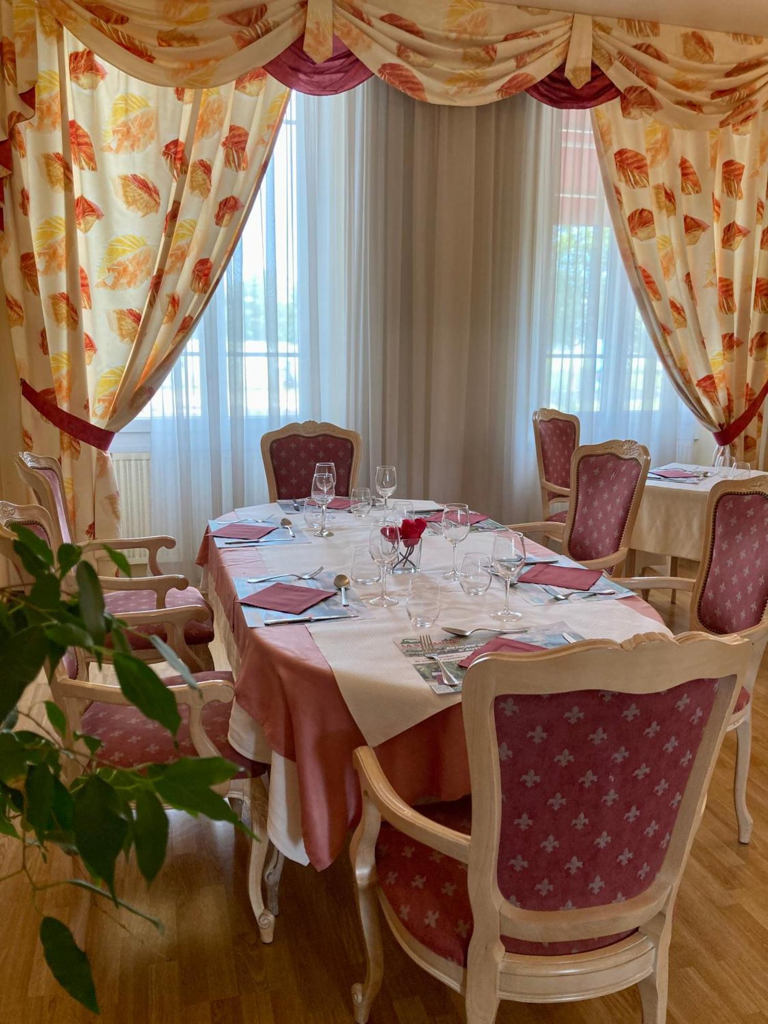 Hotel De Champagne แซ็ง-ดิซีเย ภายนอก รูปภาพ
